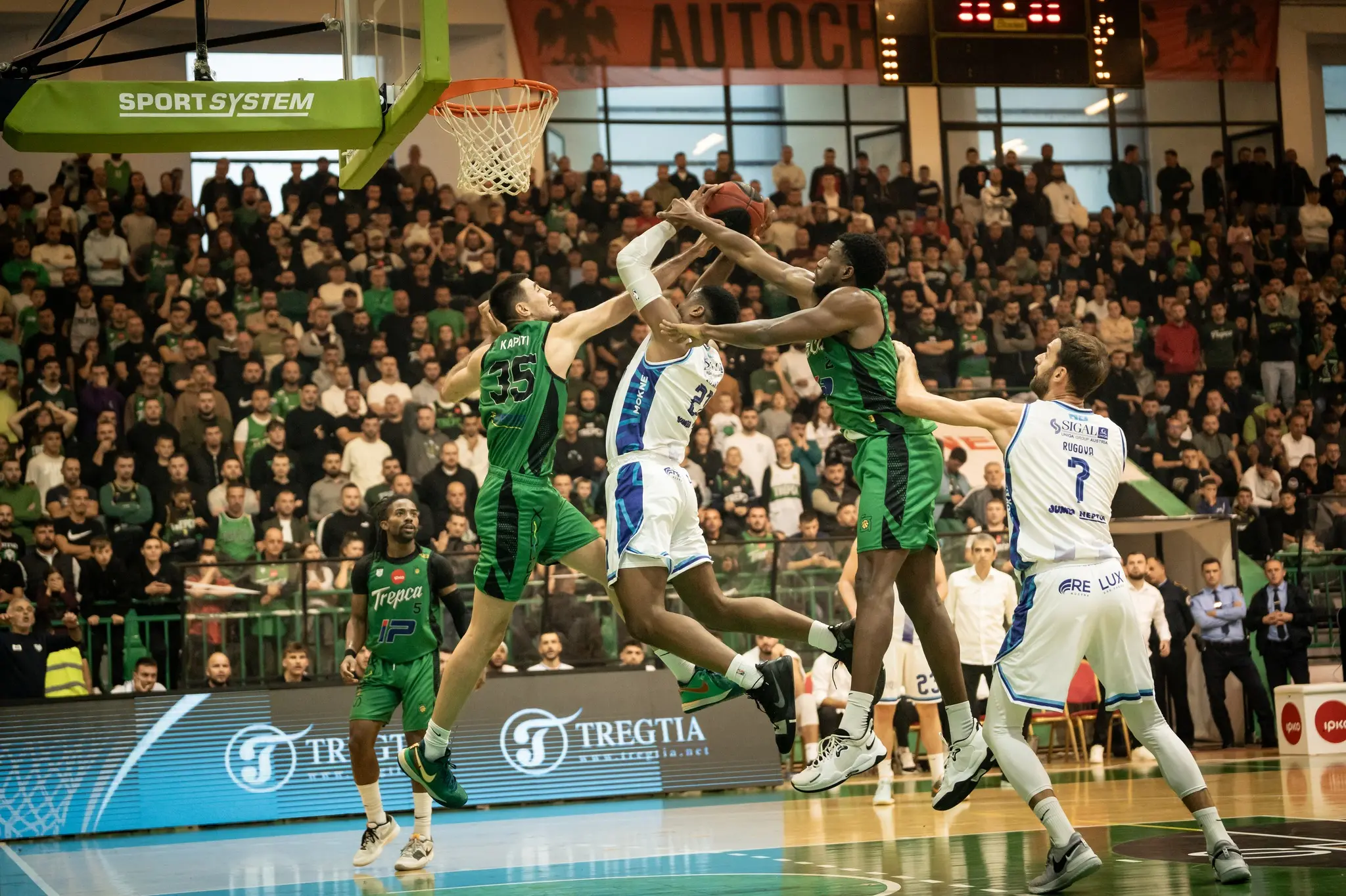 Pamje nga ndeshja Trepça - Sigal Prishtina